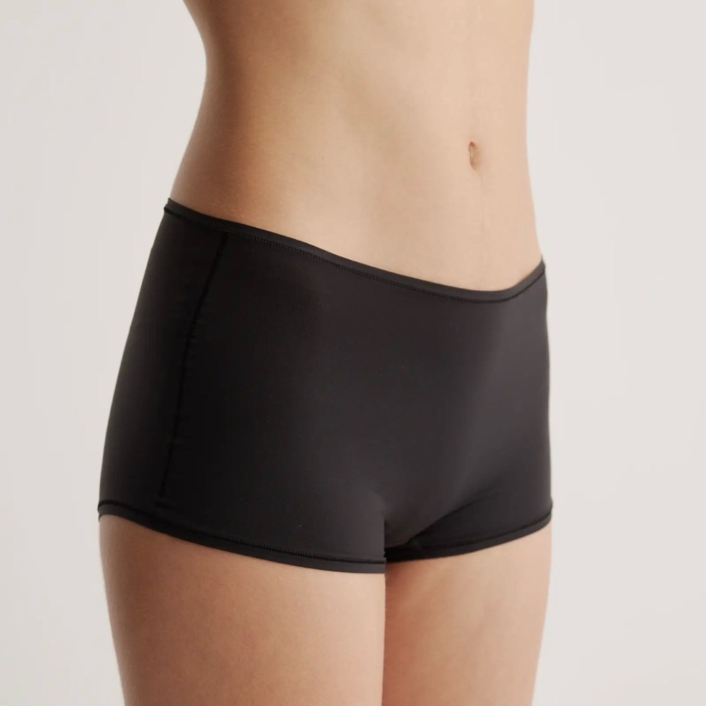 Quince Second Skin Boyshorts in Black Size Medium G86